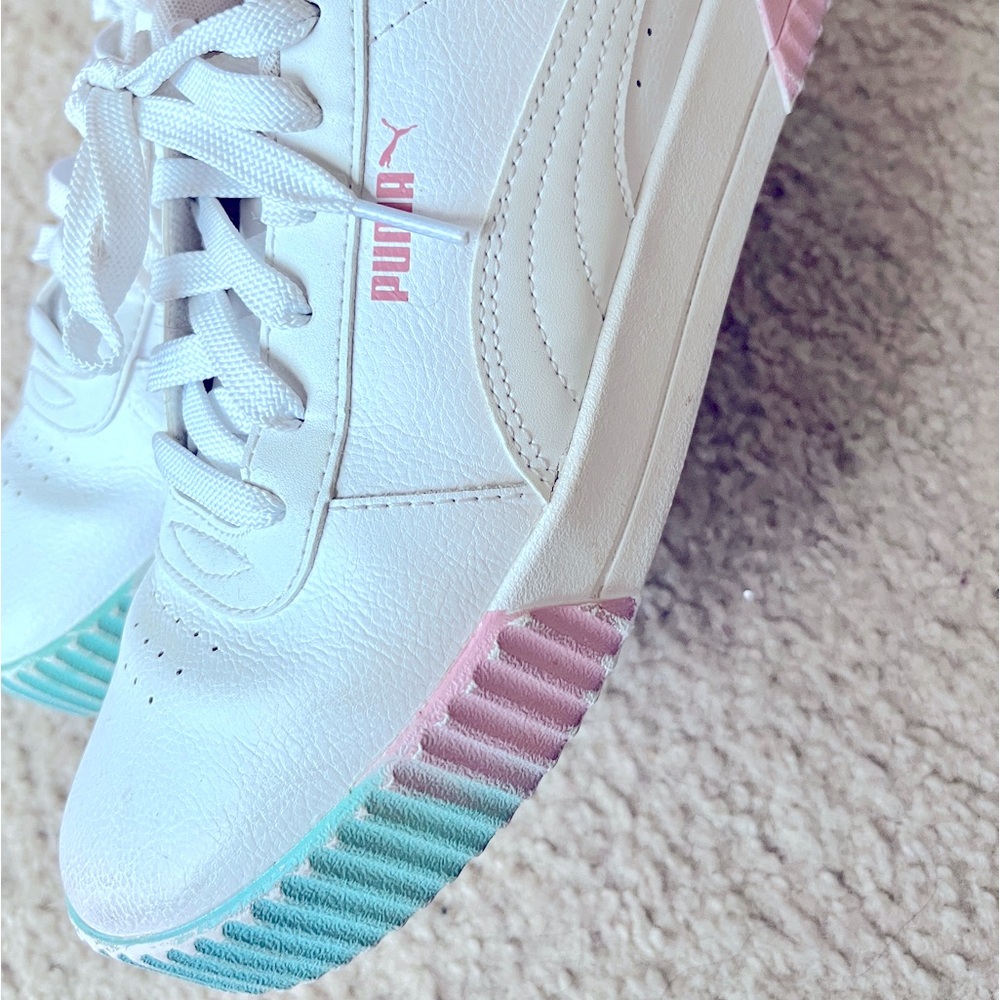Women Puma tri color sneaker